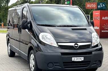 Минивэн Opel Vivaro 2012 в 