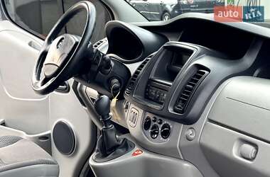 Минивэн Opel Vivaro 2012 в 