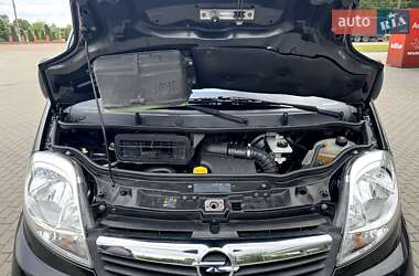 Минивэн Opel Vivaro 2012 в 