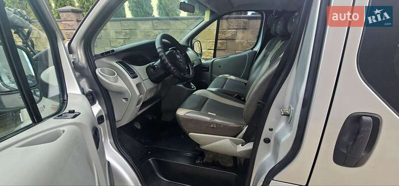 Минивэн Opel Vivaro 2006 в Луцке