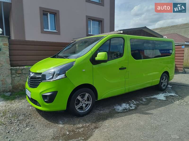 Мінівен Opel Vivaro 2015 в Чернігові