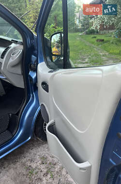 Вантажопасажирський фургон Opel Vivaro 2007 в 