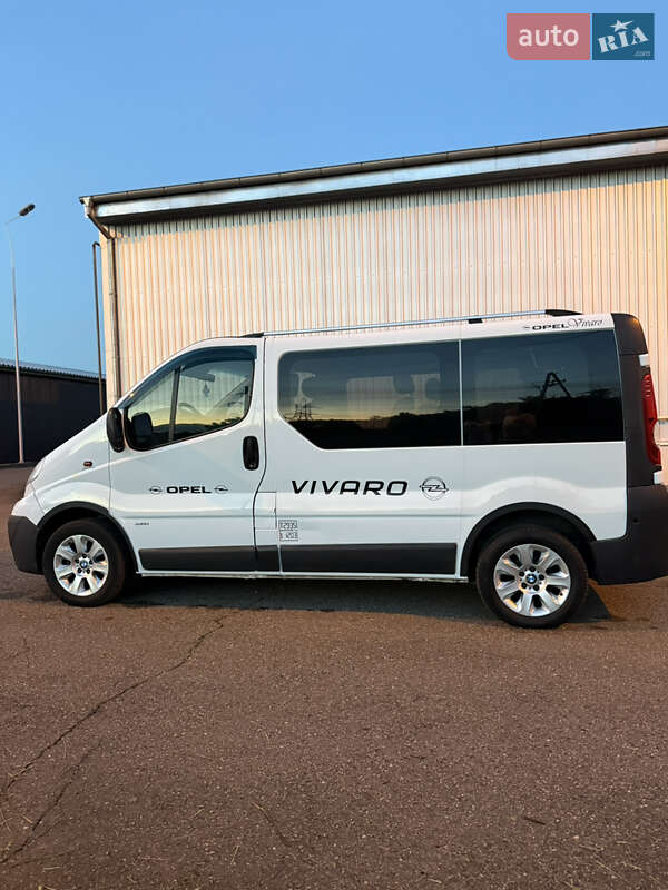 Минивэн Opel Vivaro 2007 в Виноградове