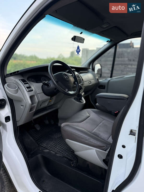 Минивэн Opel Vivaro 2007 в Виноградове