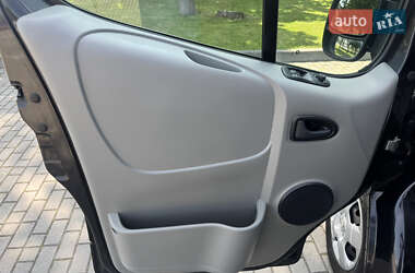 Мінівен Opel Vivaro 2013 в 