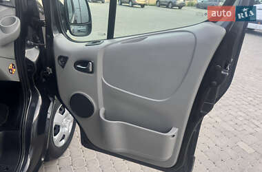 Мінівен Opel Vivaro 2013 в 