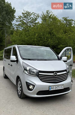 Минивэн Opel Vivaro 2015 в 