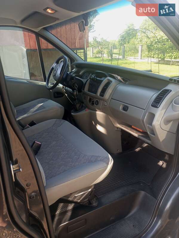 Мінівен Opel Vivaro 2006 в Долині