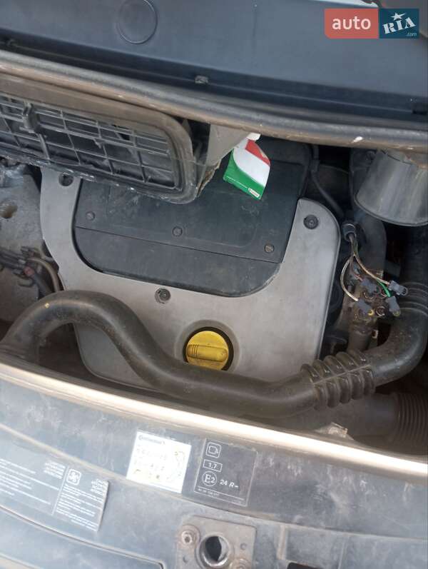 Мінівен Opel Vivaro 2006 в Долині