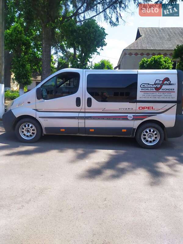 Минивэн Opel Vivaro 2003 в 