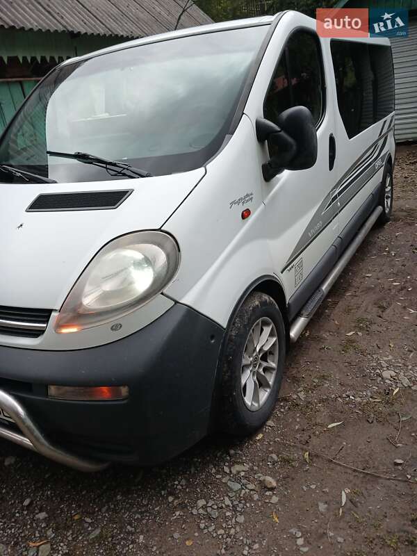 Минивэн Opel Vivaro 2003 в 