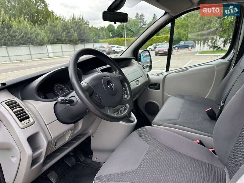 Мінівен Opel Vivaro 2013 в Луцьку