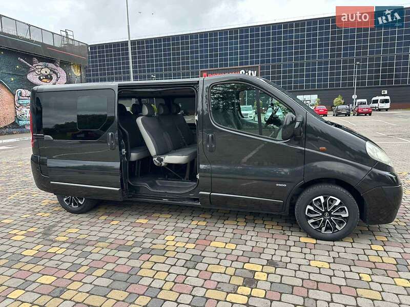 Мінівен Opel Vivaro 2013 в Луцьку