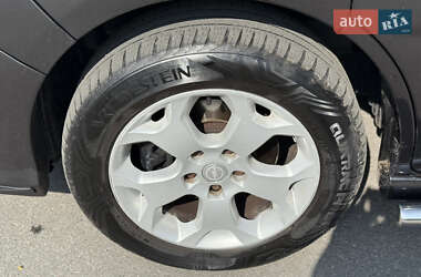 Минивэн Opel Vivaro 2012 в 