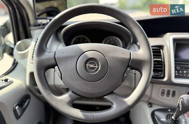 Минивэн Opel Vivaro 2012 в 