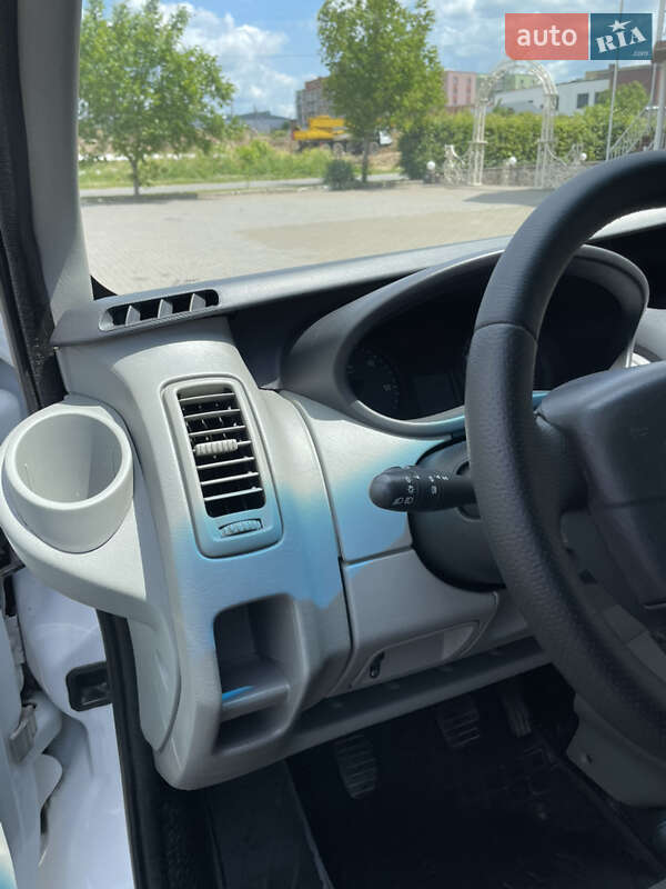 Минивэн Opel Vivaro 2013 в Черновцах