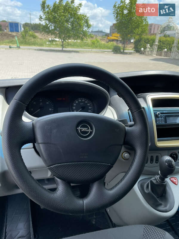 Минивэн Opel Vivaro 2013 в Черновцах