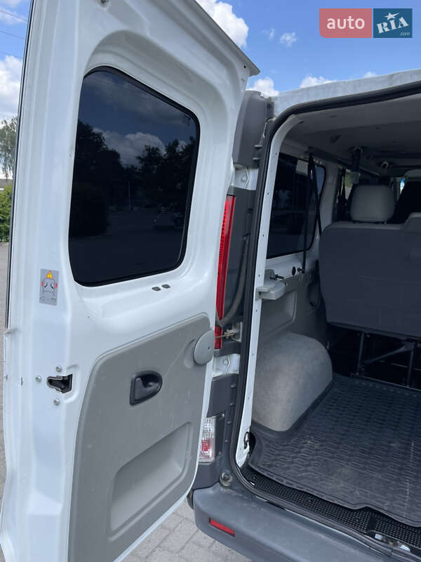 Минивэн Opel Vivaro 2013 в Черновцах