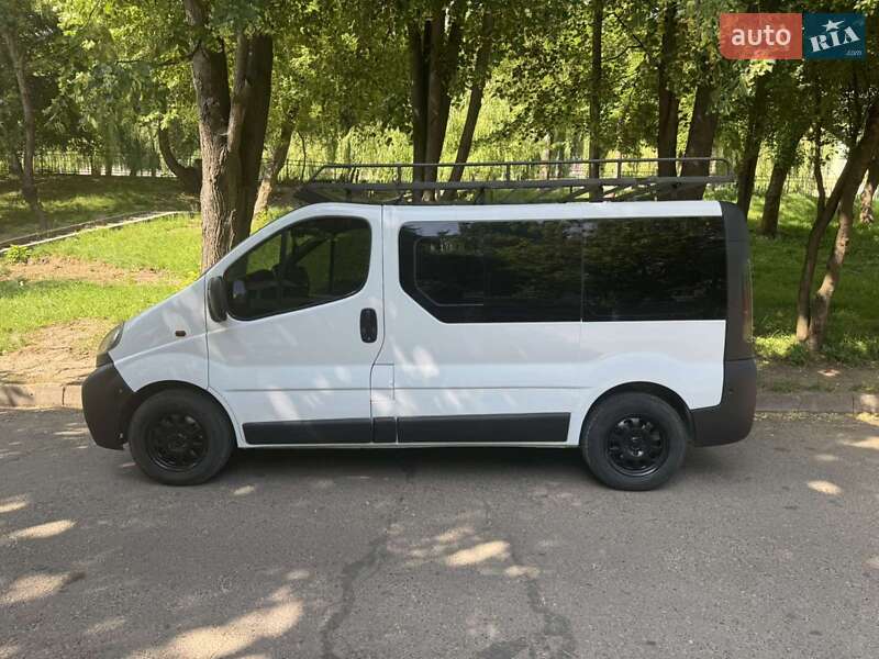 Минивэн Opel Vivaro 2003 в Черновцах
