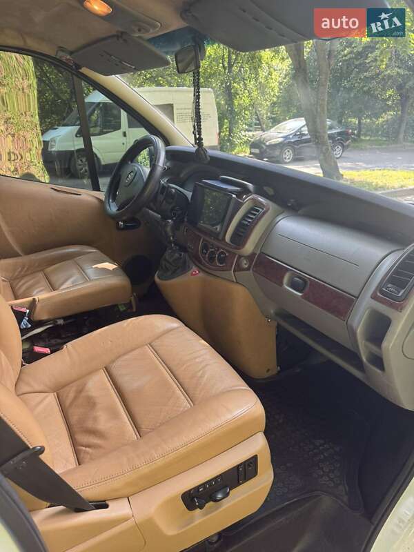 Минивэн Opel Vivaro 2003 в Черновцах