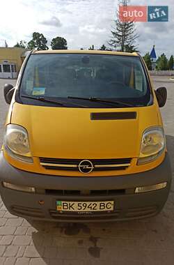 Минивэн Opel Vivaro 2004 в Сарнах