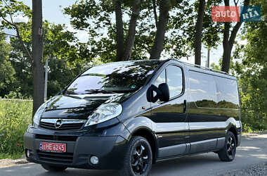 Минивэн Opel Vivaro 2013 в Ровно