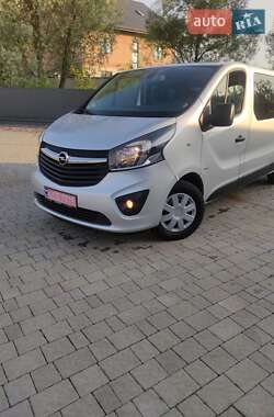 Мінівен Opel Vivaro 2015 в Львові
