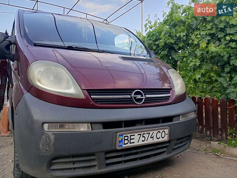 Opel Vivaro 2003