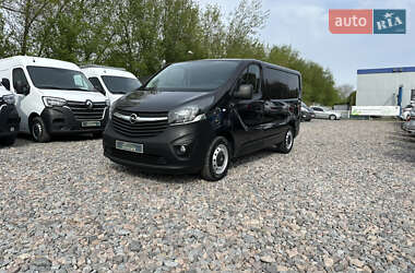 Вантажний фургон Opel Vivaro 2016 в Рівному