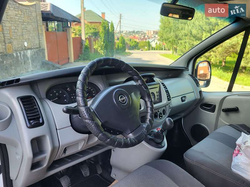 Мінівен Opel Vivaro 2002 в Хмельницькому