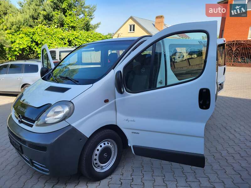 Мінівен Opel Vivaro 2002 в Хмельницькому