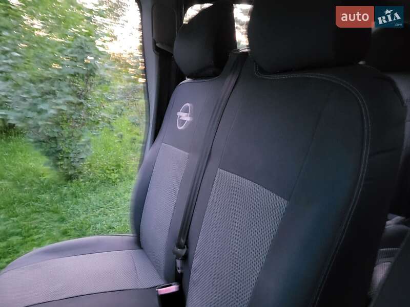 Мінівен Opel Vivaro 2002 в Хмельницькому