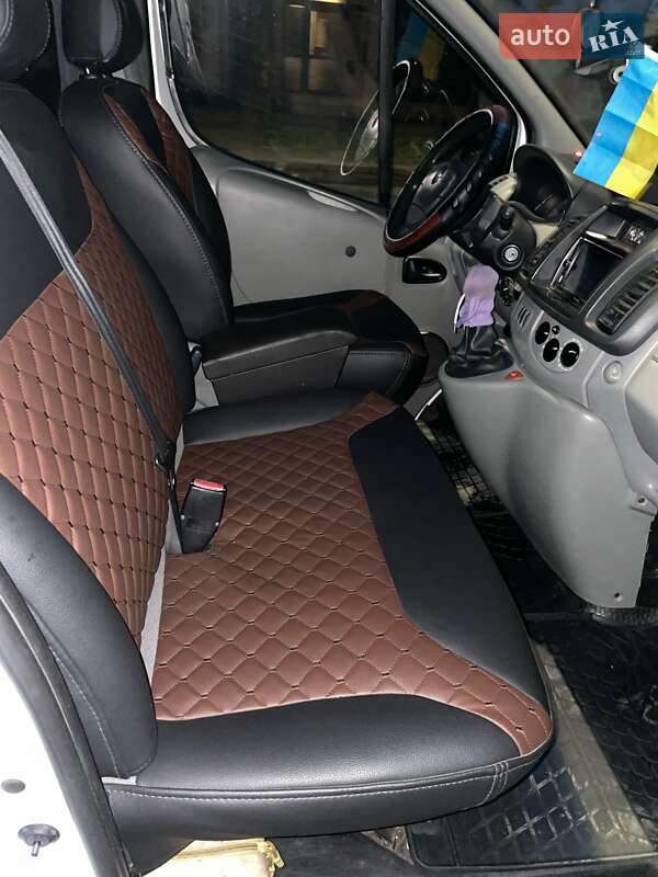 Мінівен Opel Vivaro 2012 в Миколаєві