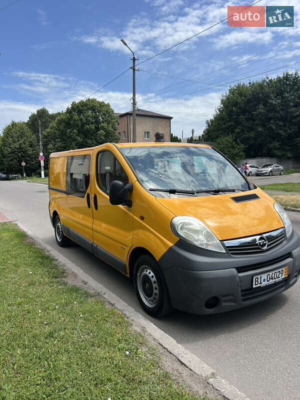 Opel Vivaro 2012