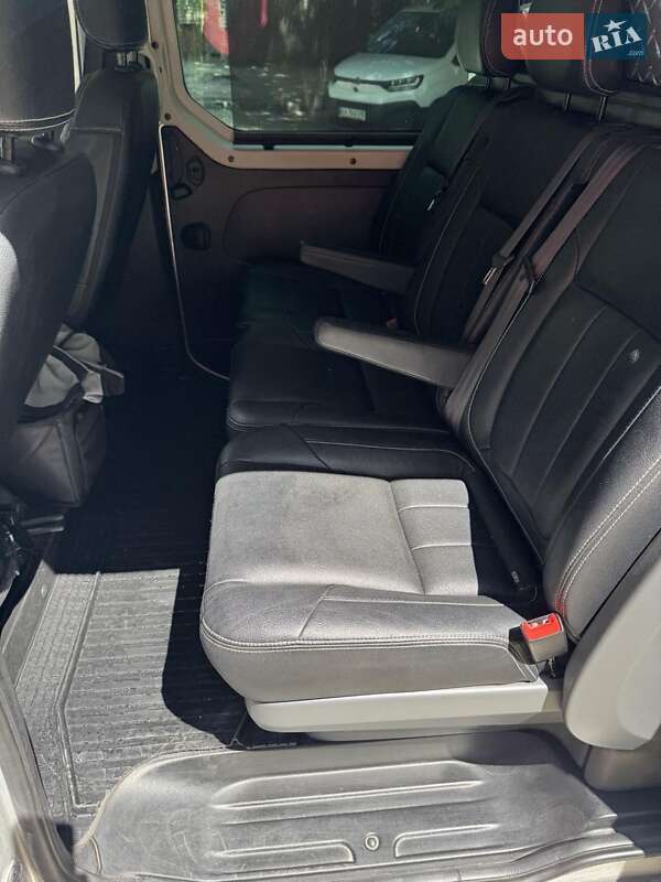 Минивэн Opel Vivaro 2017 в Львове