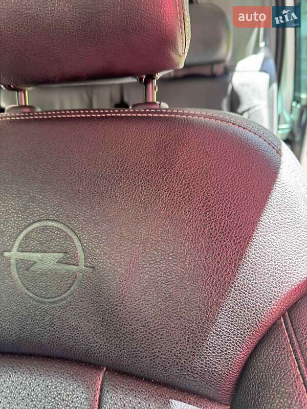 Минивэн Opel Vivaro 2017 в Львове