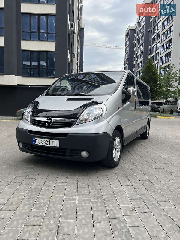 Opel Vivaro 2006