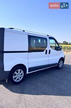 Мінівен Opel Vivaro 2004 в Білгороді-Дністровському