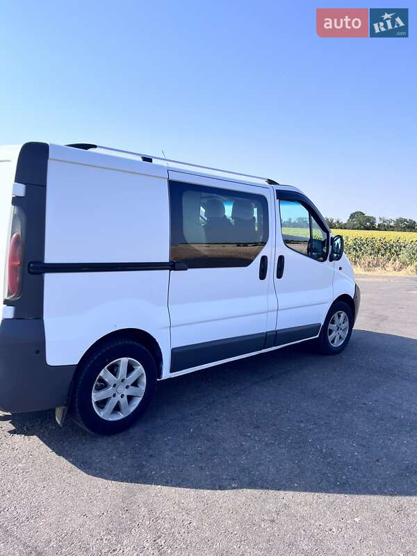 Мінівен Opel Vivaro 2004 в Білгороді-Дністровському
