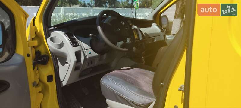 Вантажний фургон Opel Vivaro 2006 в Подільську
