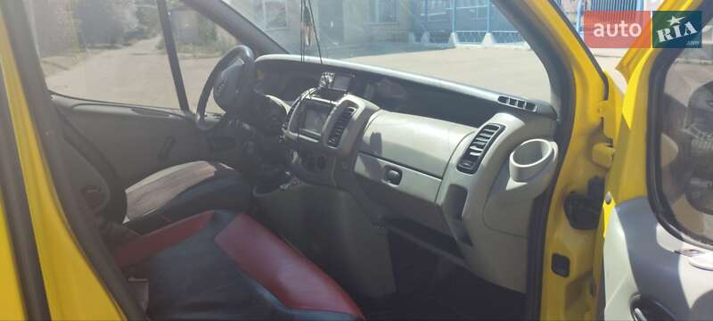 Вантажний фургон Opel Vivaro 2006 в Подільську