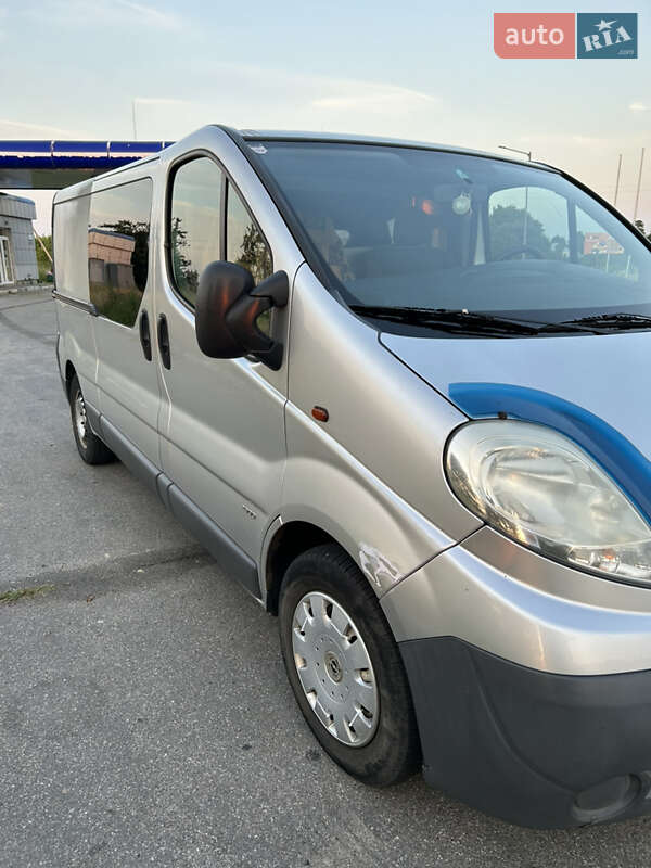 Грузопассажирский фургон Opel Vivaro 2009 в Чернигове