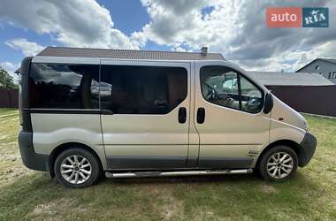 Вантажопасажирський фургон Opel Vivaro 2005 в Рокитному
