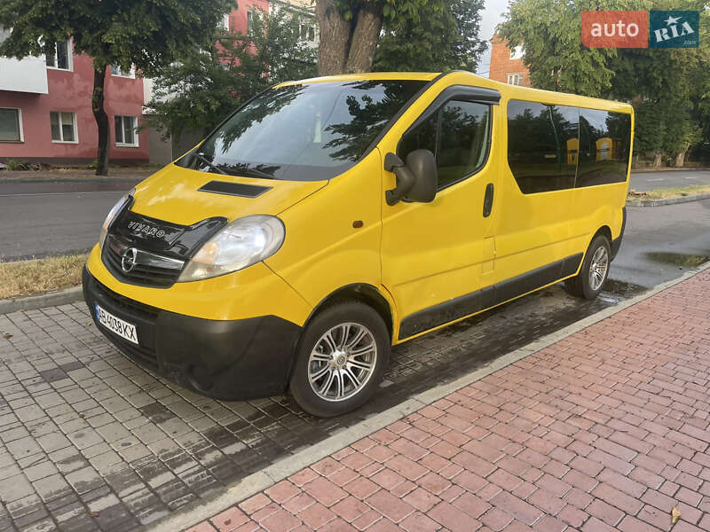 Минивэн Opel Vivaro 2009 в Могилев-Подольске