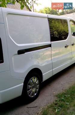 Минивэн Opel Vivaro 2015 в 