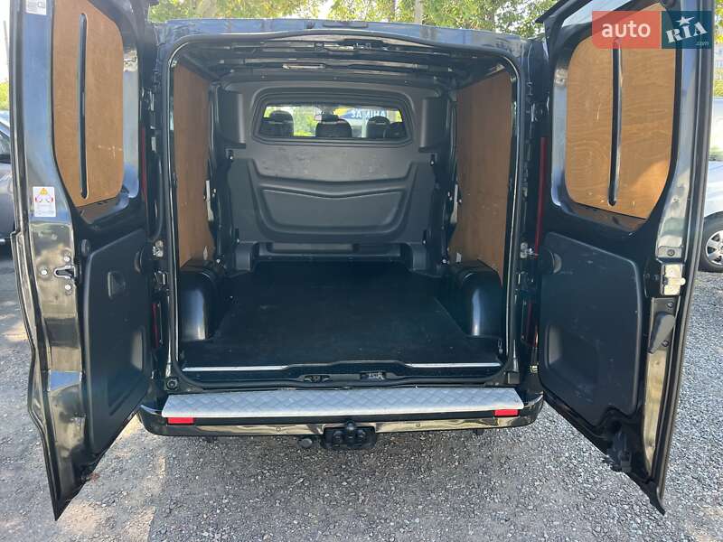 Грузопассажирский фургон Opel Vivaro 2016 в Одессе