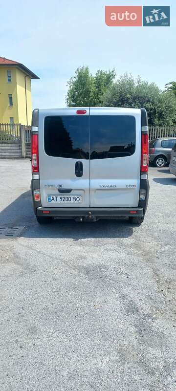 Минивэн Opel Vivaro 2011 в Снятине