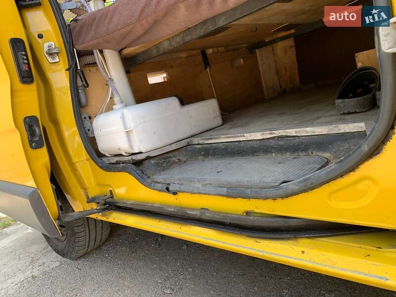 Грузовой фургон Opel Vivaro 2004 в Одессе