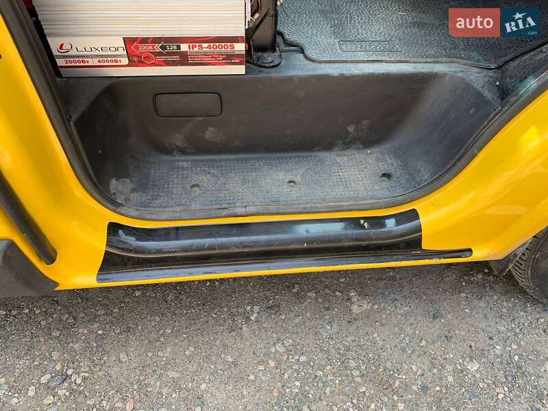 Грузовой фургон Opel Vivaro 2004 в Одессе