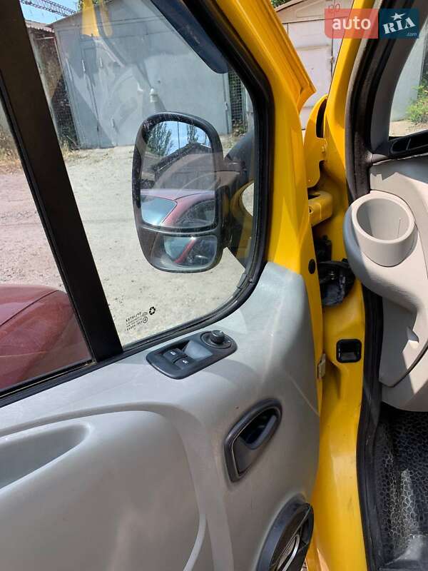 Грузовой фургон Opel Vivaro 2004 в Одессе